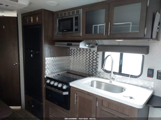 4X4TCK725JK049900 Forest River Grey Wolf 23&#039; Travel Trailer
