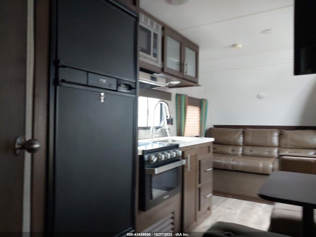 4X4TCK725JK049900 Forest River Grey Wolf 23&#039; Travel Trailer