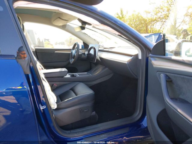 2024 TESLA MODEL Y 7SAYGDEE0RA218402 Photo 4