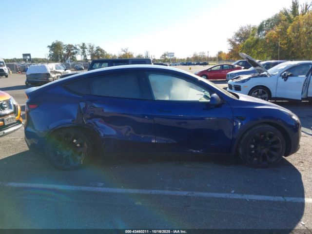 2024 TESLA MODEL Y 7SAYGDEE0RA218402 Photo 5