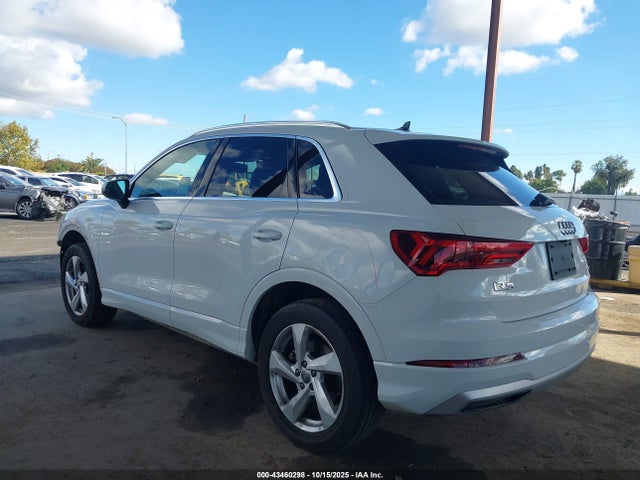 2020 AUDI Q3 WA1AECF38L1023589 Photo 2