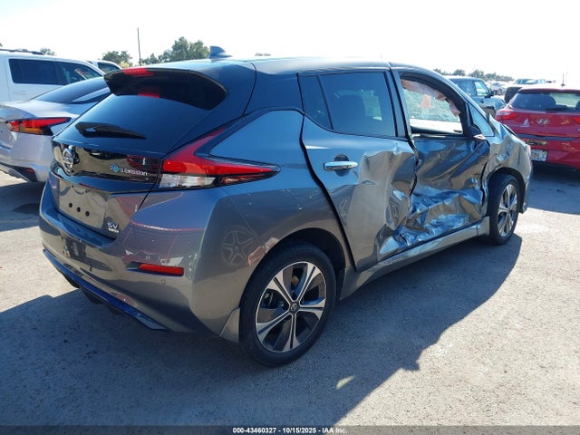 2021 NISSAN LEAF 1N4BZ1CV9MC554837 Photo 3
