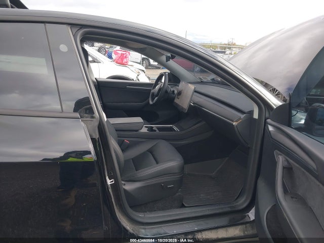 2023 TESLA MODEL Y 7SAYGDEE9PF858835 Photo 4