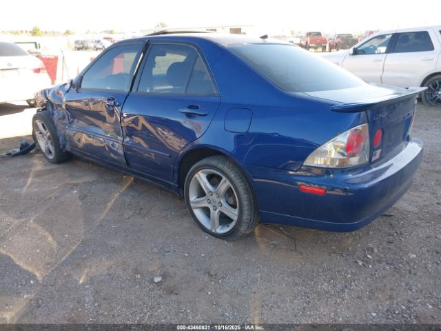 2001 LEXUS IS 300 JTHBD182210024826 Photo 2