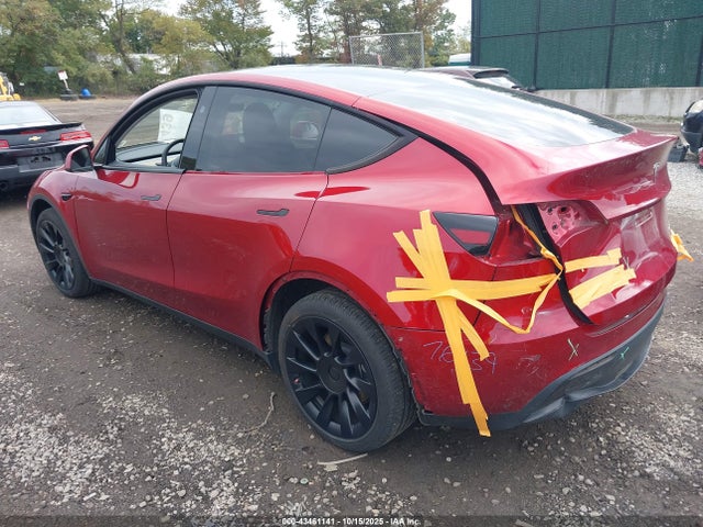2024 TESLA MODEL Y 7SAYGDEE2RA226419 Photo 2