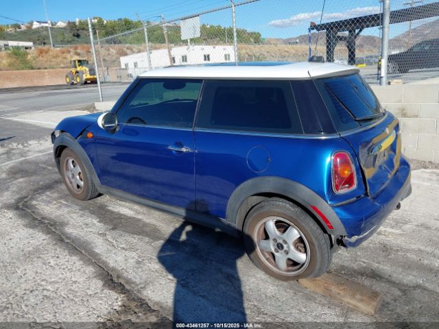 2008 MINI COOPER WMWMF33528TT59625 Photo 2
