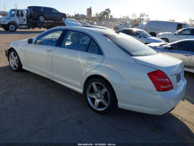 2010 MERCEDES-BENZ S 550 WDDNG7BB4AA346871 Photo 2