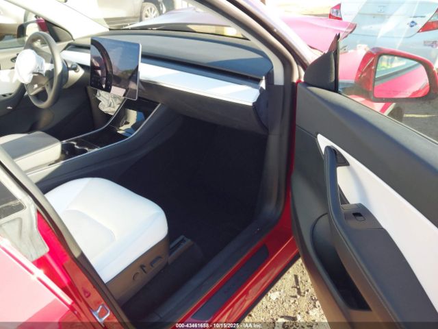 2020 TESLA MODEL Y 5YJYGDEE8LF032825 Photo 4