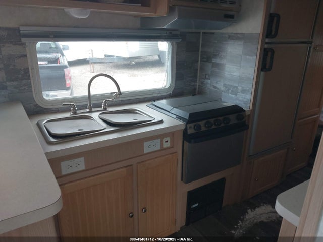 Продаж на аукціоні авто 2004 Forest River Grand Surveyor, vin: 4X4TSVD224L030390, номер лоту: 43461712