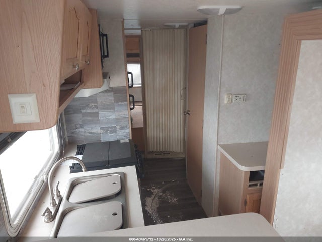 Продаж на аукціоні авто 2004 Forest River Grand Surveyor, vin: 4X4TSVD224L030390, номер лоту: 43461712