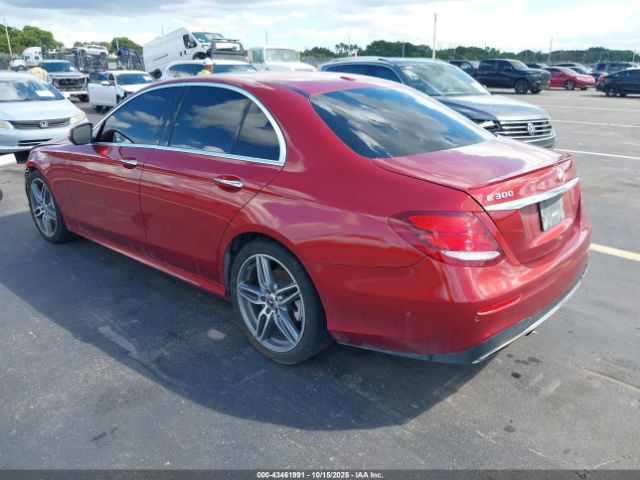 2019 MERCEDES-BENZ E 300 WDDZF4JBXKA659526 Photo 2