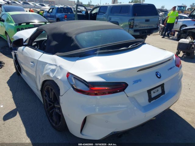 2023 BMW Z4 WBAHF3C02PWY11687 Photo 2