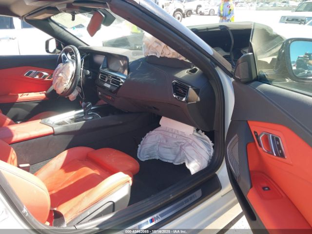 2023 BMW Z4 WBAHF3C02PWY11687 Photo 4