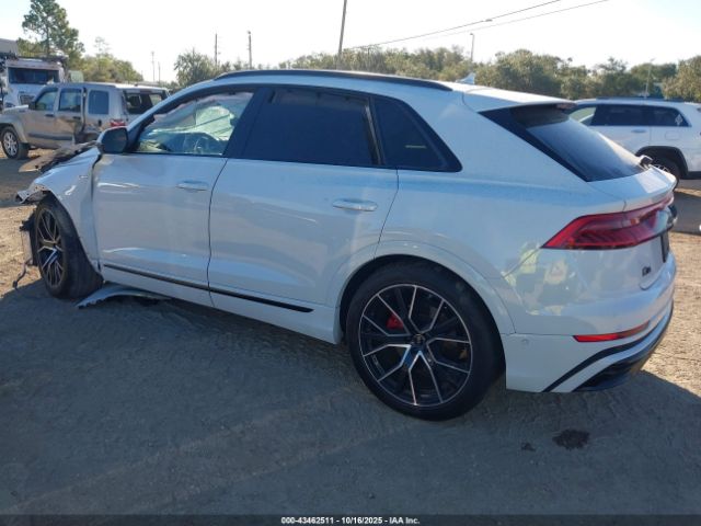 2022 AUDI Q8 WA1FVBF15ND034257 Photo 2