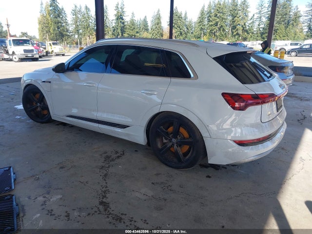 2019 AUDI E-TRON WA1LABGE7KB015443 Photo 2