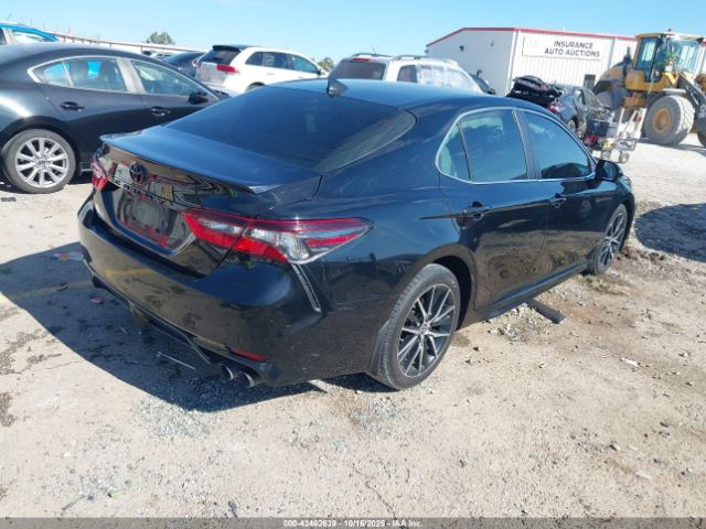 2021 TOYOTA CAMRY 4T1G11AK9MU604349 Photo 3
