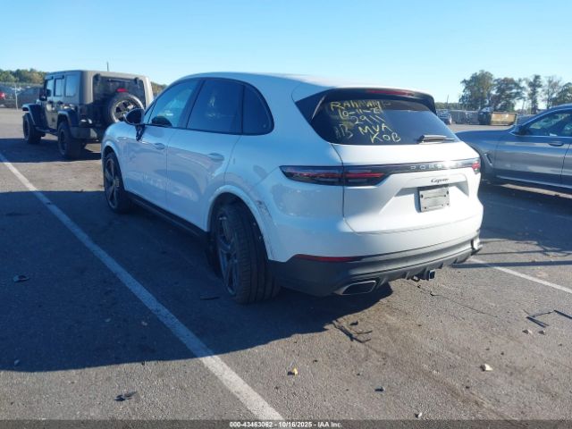 2021 PORSCHE CAYENNE WP1AA2AY7MDA02911 Photo 2