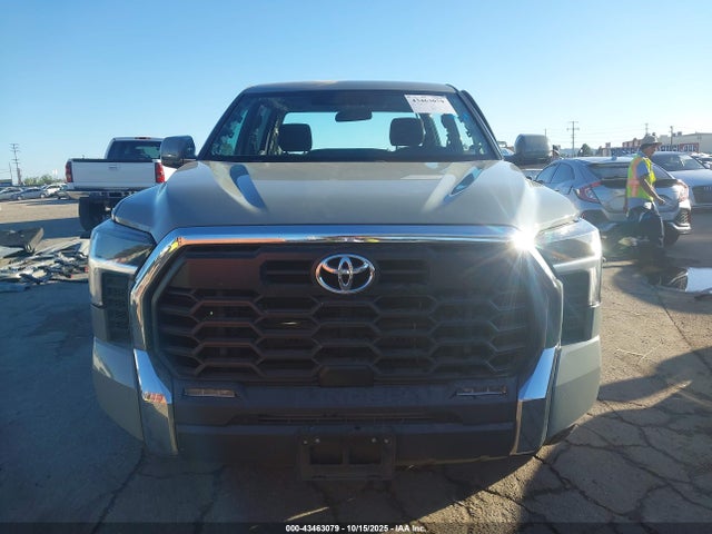 5TFLA5EC3NX008828 Toyota Tundra Sr5