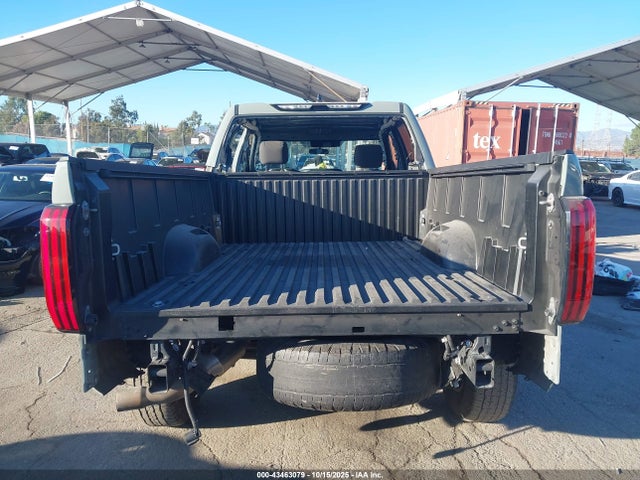5TFLA5EC3NX008828 Toyota Tundra Sr5
