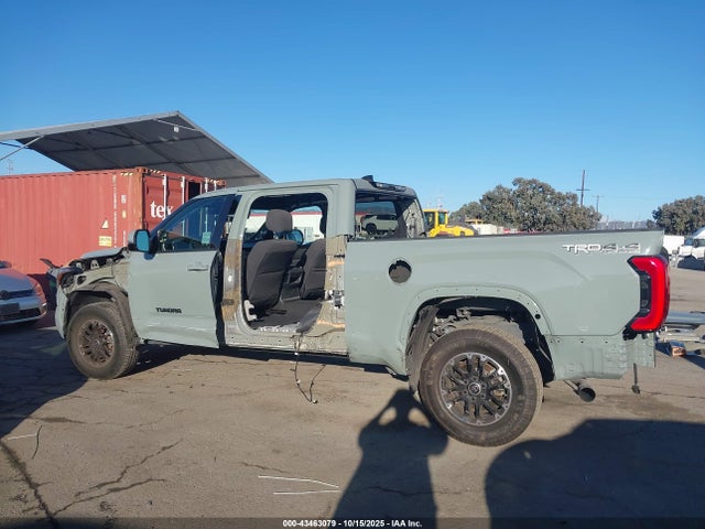 5TFLA5EC3NX008828 Toyota Tundra Sr5