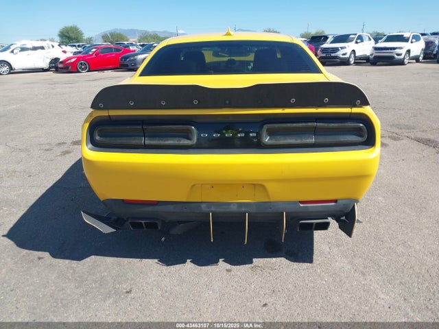 2C3CDZFJ4HH588941 Dodge Challenger 392 Hemi Scat Pack Shaker