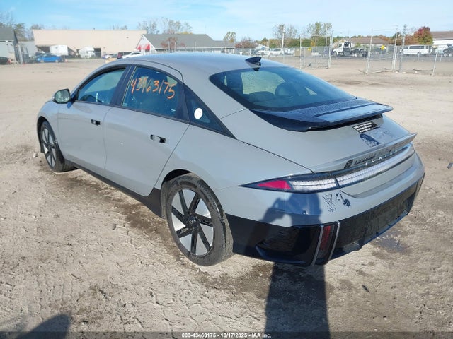 2023 HYUNDAI IONIQ 6 KMHM24AB8PA046503 Photo 2