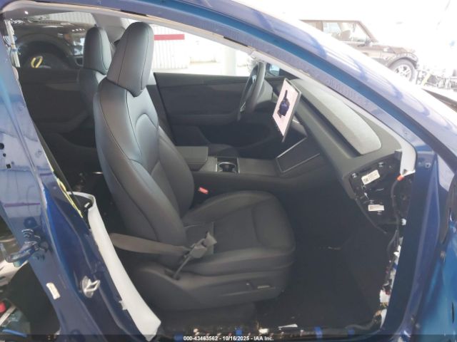 2026 TESLA MODEL Y 7SAYGDEDXTA427709 Photo 4