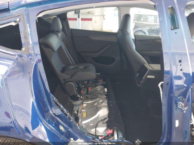 2026 TESLA MODEL Y 7SAYGDEDXTA427709 Photo 7