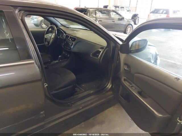 2014 CHRYSLER 200 1C3CCBBB9EN192791 Photo 4