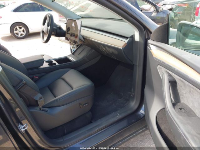 2024 TESLA MODEL Y 7SAYGDEF8RA291235 Photo 4
