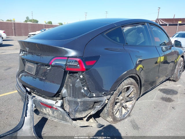 2024 TESLA MODEL Y 7SAYGDED2RF182142 Photo 3