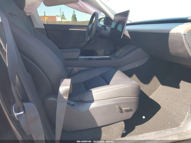 2024 TESLA MODEL Y 7SAYGDED2RF182142 Photo 4