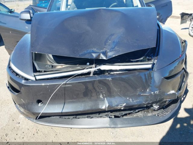 2026 TESLA MODEL Y 7SAYGDEE4TF449166 Photo 5