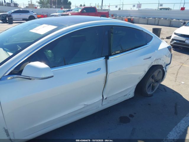 2018 TESLA MODEL 3 5YJ3E1EA0JF168813 Photo 5
