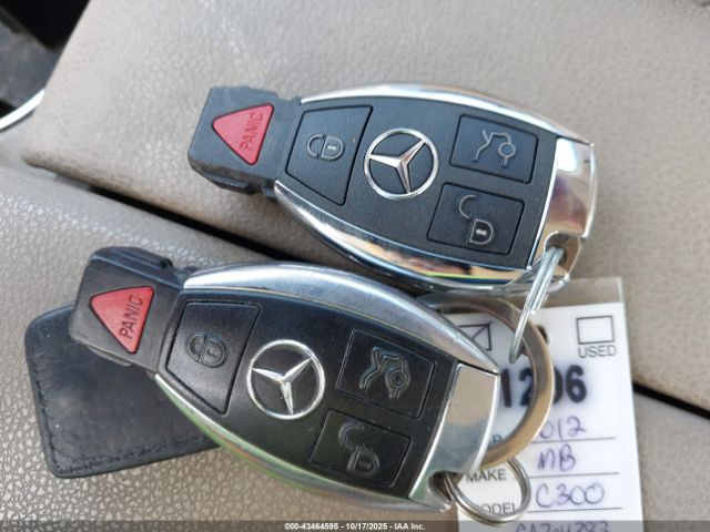 2012 MERCEDES-BENZ C 300 WDDGF8BB1CA704383 Photo 10