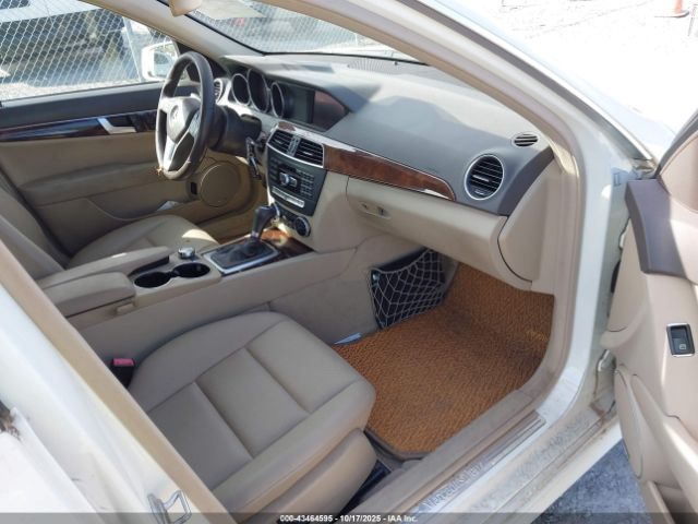 2012 MERCEDES-BENZ C 300 WDDGF8BB1CA704383 Photo 4