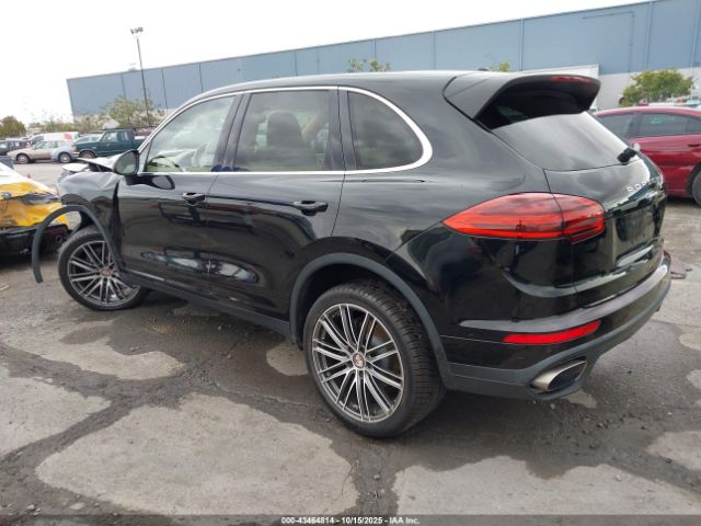 2016 PORSCHE CAYENNE WP1AA2A26GKA09375 Photo 2