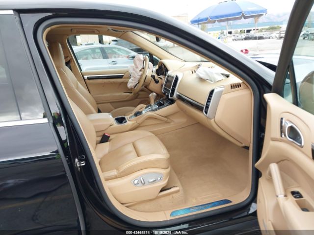 2016 PORSCHE CAYENNE WP1AA2A26GKA09375 Photo 4