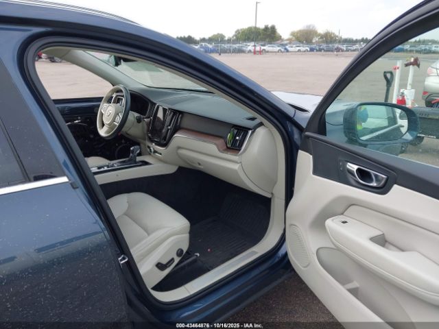 2021 VOLVO XC60 YV4102RKXM1765542 Photo 4