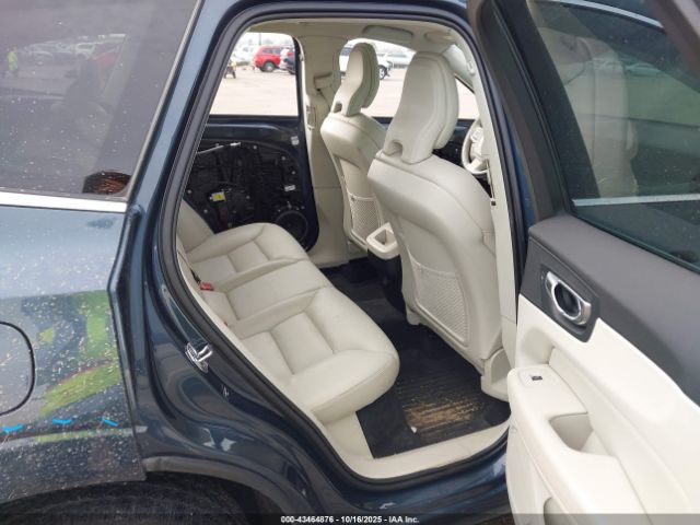 2021 VOLVO XC60 YV4102RKXM1765542 Photo 7