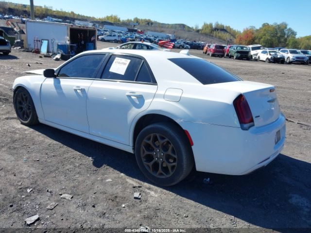 2016 CHRYSLER 300 2C3CCAGG2GH329189 Photo 2