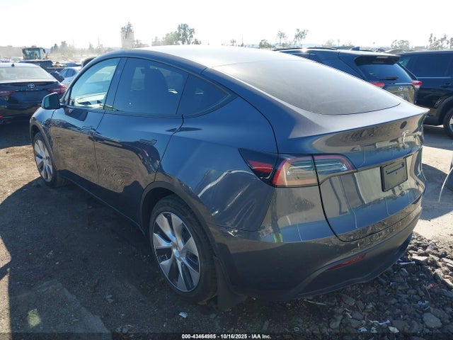 2023 TESLA MODEL Y 7SAYGAEE8PF972307 Photo 2