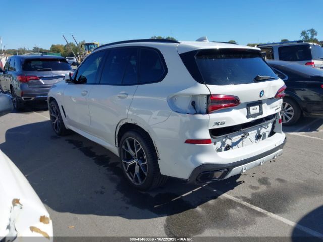 2023 BMW X5 5UXCR6C08P9P30955 Photo 2