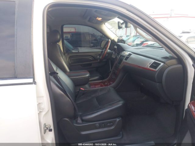 2011 CADILLAC ESCALADE 1GYS4CEF7BR134346 Photo 4