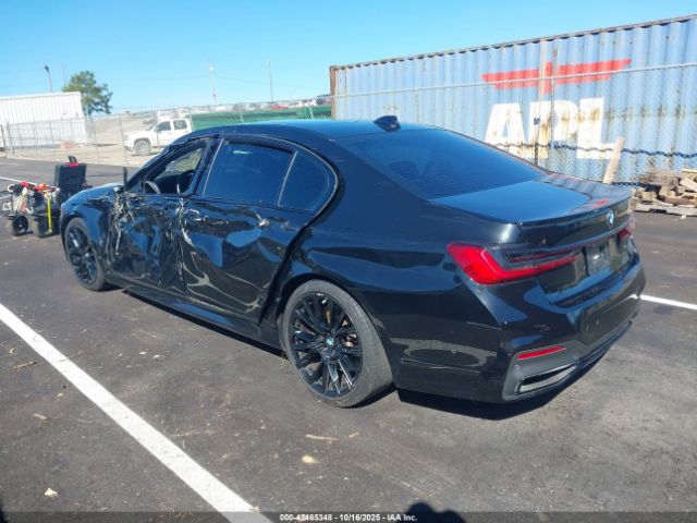 2022 BMW 740 WBA7T2C08NCJ56819 Photo 2