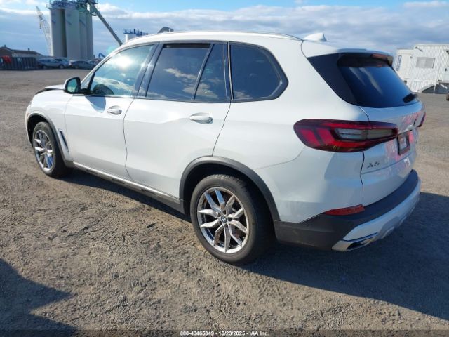 2022 BMW X5 5UXCR6C01N9L82994 Photo 2