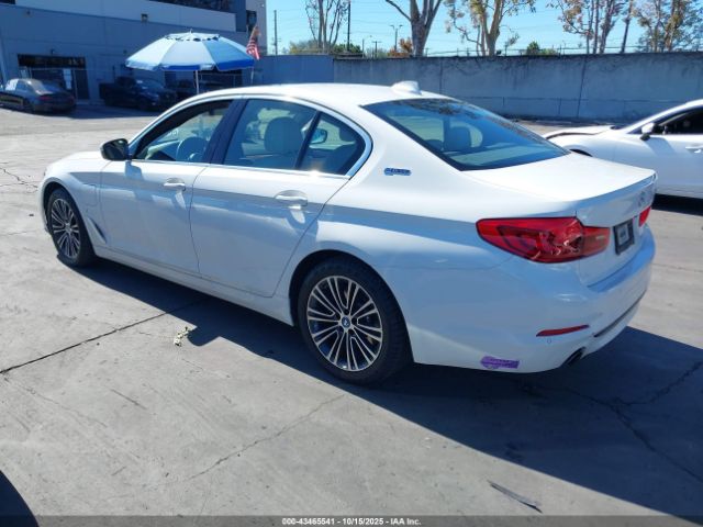 2019 BMW 530E WBAJA9C55KB398808 Photo 2
