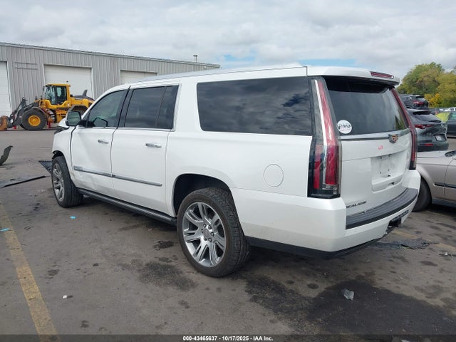 2016 CADILLAC ESCALADE ESV 1GYS3KKJ7GR197220 Photo 2