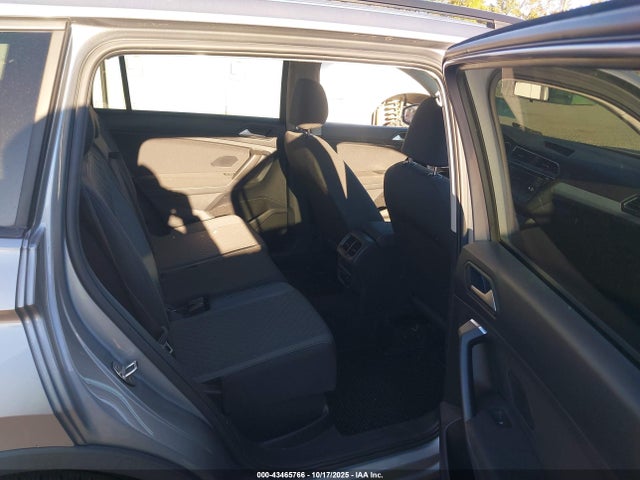 3VV0B7AX9MM146075 Volkswagen Tiguan 2.0t S