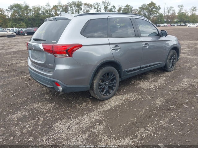 2018 MITSUBISHI OUTLANDER JA4AZ3A32JZ022187 Photo 3